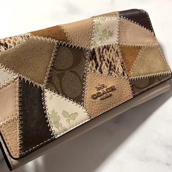 Coach Trifold Leather Wallet with Patchwork, EXCELLENT! Retail $278 - Picture 3 of 12